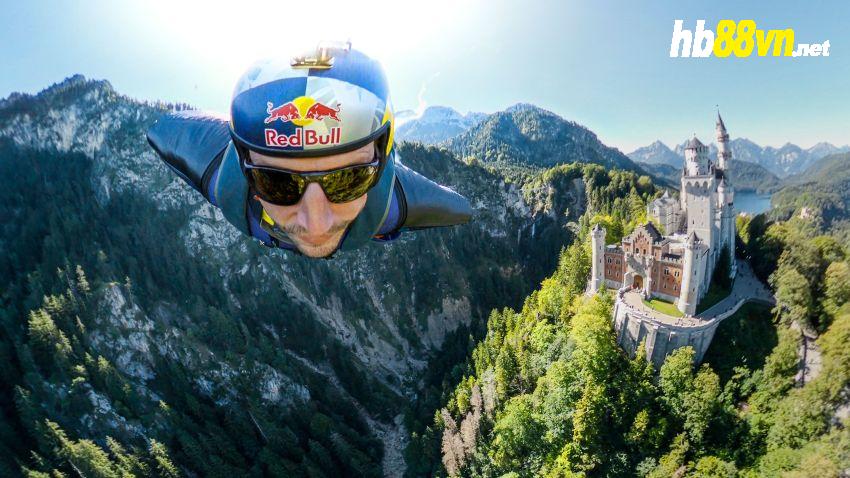 231003142846 01 max manow wingsuit flight neuschwanstein castle