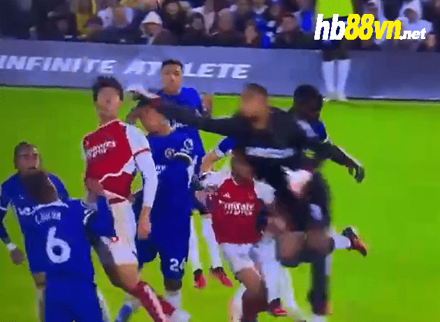 VAR robbed Arsenal against Chelsea say MOTD pundits - Bóng Đá