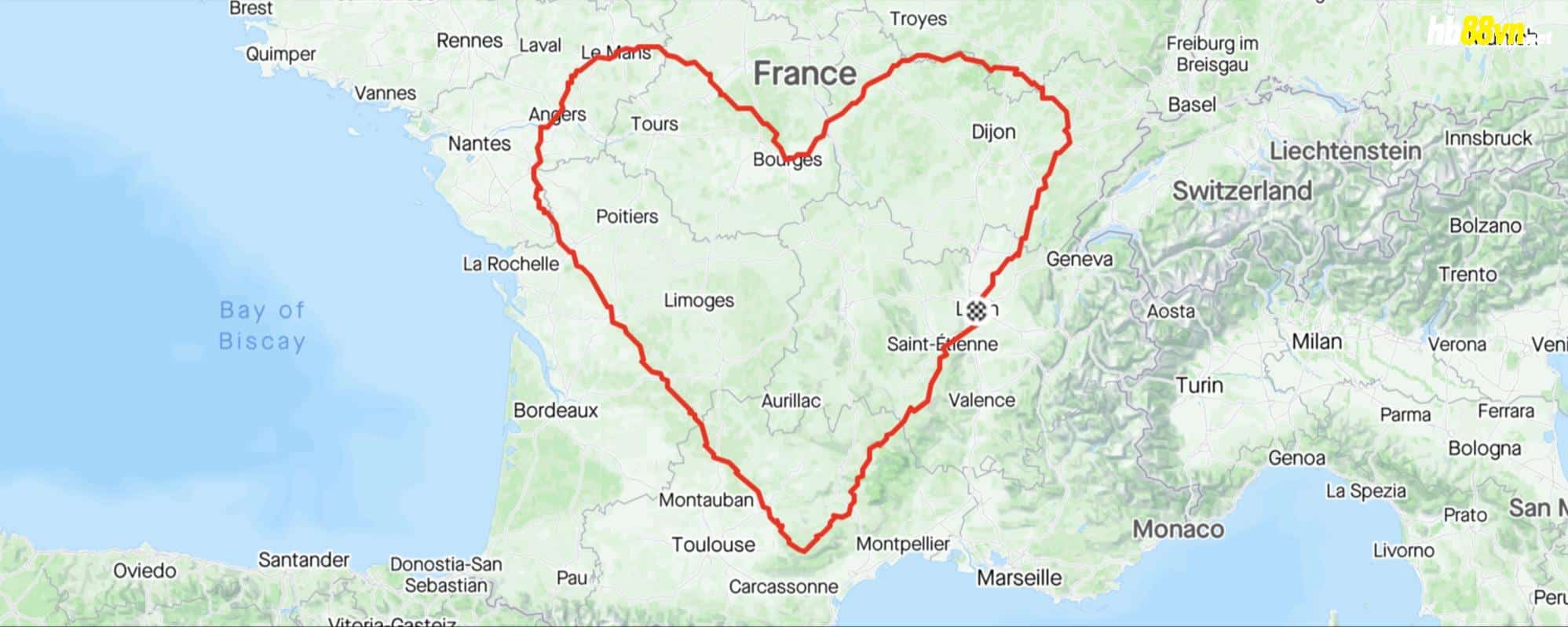Hành trình đạp xe đôi dài 2.162 km trên lãnh thổ Pháp được bố con nhà De Lanouvelle vẽ thành hình trái tim trên bản đồ Strava. Ảnh: Strava