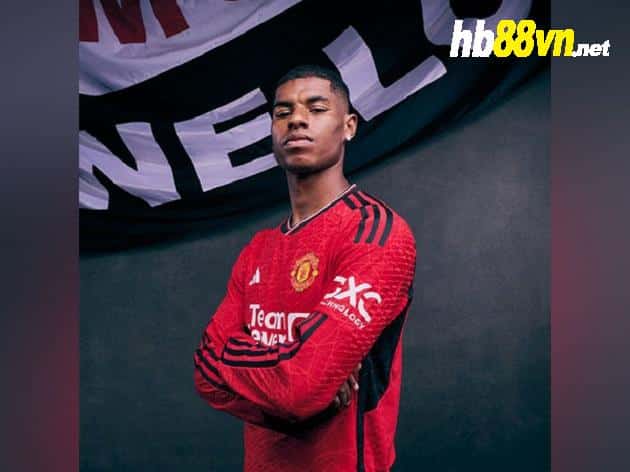 Marcus Rashford poses for touching family snaps in ‘This Is Home’ shoot after signing new £325k Man Utd contract - Bóng Đá