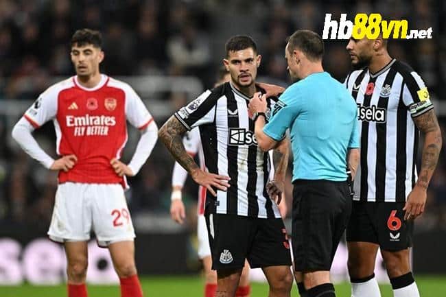 Kai Havertz and Bruno Guimaraes red card controversy as Newcastle man suspended - Bóng Đá