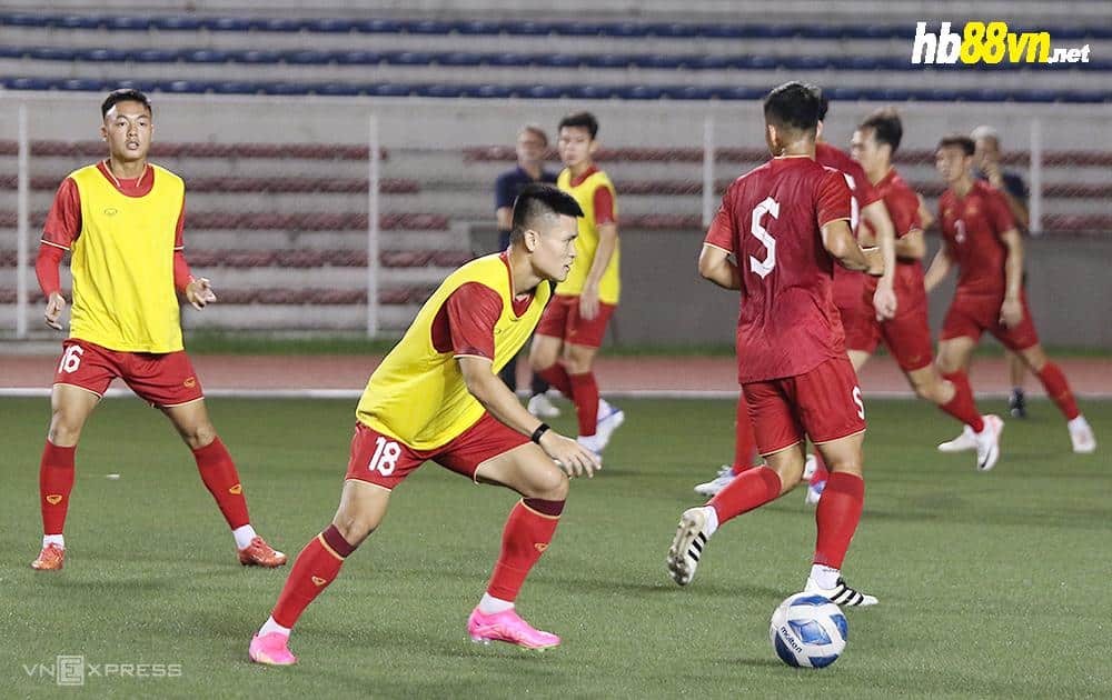 Phạm Tuấn Hải (số 18) vừa lập cú đúp tại AFC Champions League, là niềm hy vọng lớn trên hàng công tuyển Việt Nam. Ảnh: Đoàn Huynh